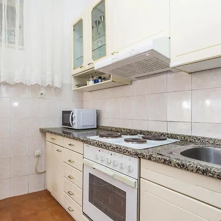Holiday home 4 Bedroom Pet Friendly In