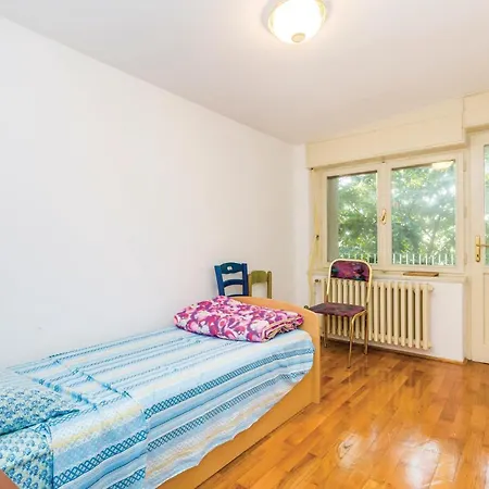 4 Bedroom Pet Friendly In Holiday home