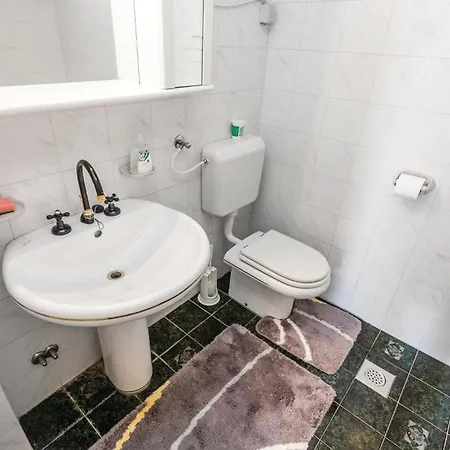Holiday home 4 Bedroom Pet Friendly In *